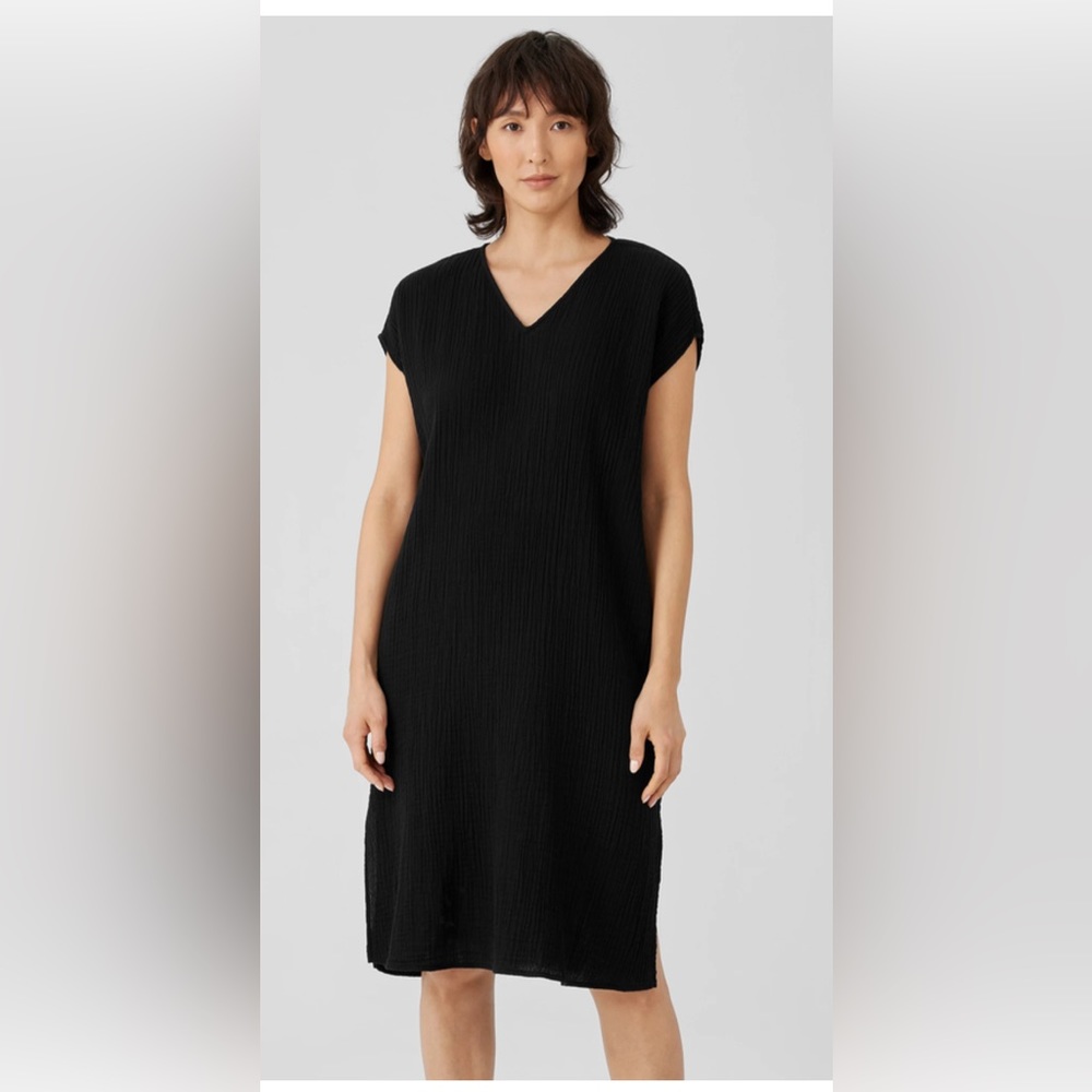 Eileen Fisher Organic Cotton V-Neck Dress
Boxy Fit medium Black ponte $198